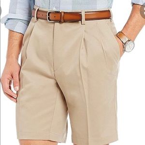 3 for $25 👗Roundtree & Yorke khaki shorts